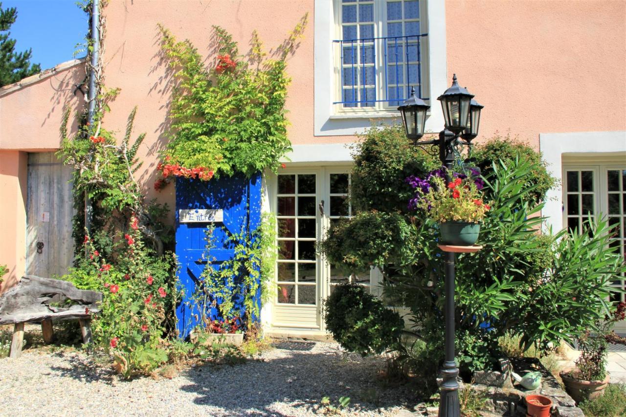 Le Mas De La Cigale Bleue, Caumont Sur Durance Eksteriør billede